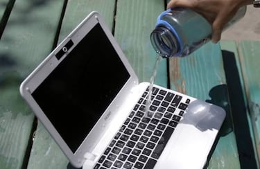 Consejos para que el portátil no se sobrecaliente viendo series en verano