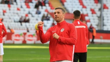 Podolski se ofrece a Boca
