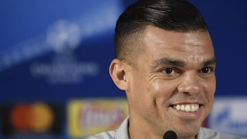 Pepe, en rueda de prensa antes del partido del Besiktas ante el Oporto.
