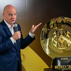 FIFPro sigue a la carga contra Infantino: “Nadie quiere jugar con 45 grados...”