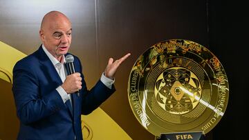 FIFPro sigue a la carga contra Infantino: “Nadie quiere jugar con 45 grados...”