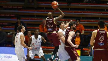 Jamar Wilson lanza ante la defensa del Montakit Fuenlabrada.