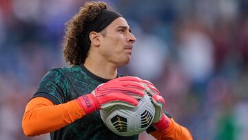 Guillermo Ochoa se acerca a marca hist&oacute;rica de Jorge Campos