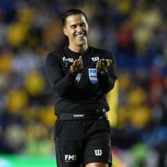 “No es penal sobre Henry Martín y la jugada de Alexis era amarilla cuando mucho”