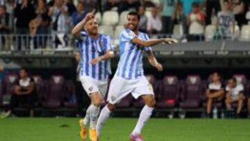 Miguel Torres celebra el gol de Antunes.