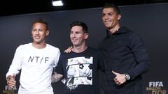 Neymar (Nike), Messi (Adidas) y Cristiano (Nike), en la gala del Bal&oacute;n de Oro 2015.