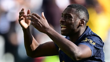 Juventus' French defender #20 Randal Kolo Muani celebrates after scoring a goal during the Italian Serie A football match between Juventus and Empoli at the "Allianz Stadium" in Turin, on February 2, 2025. (Photo by MARCO BERTORELLO / AFP)