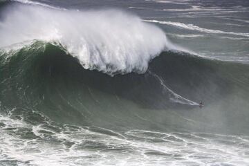 Red Bull Big Wave Awards - Finalista en la categor¨ªa cbdMD XXL Biggest Wave.