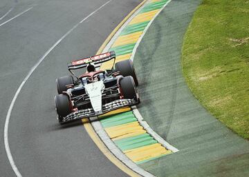 Yuki Tsunoda durante la clasificación del Gran Premio de Australia de Fórmula 1.