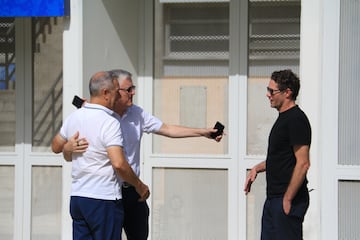 Felipe Moreno y Jeff Luhnow en el Estadio Municipal Butarque.