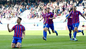 Fran Sol celebra su gol ante el Lugo.