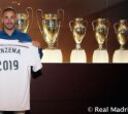 Benzema renueva con el Real Madrid hasta junio de 2019