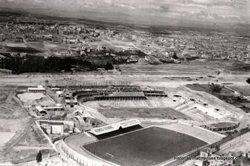 Fotografía de la construcción del Santiago Bernabéu. Abajo de la imagen el antiguo estadio de Chmartin.