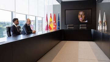 Rodrygo y Florentino Pérez, en el acto de renovación del brasileño.