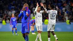 Lyon�s French forward #10 Alexandre Lacazette (L) reacts at the end after loosing the French Ligue 1 football match between Olympique Lyonnais (OL) and Clermont Foot 63 at Groupama stadium in Lyon, central eastern France on October 22, 2023. (Photo by ARNAUD FINISTRE / AFP)