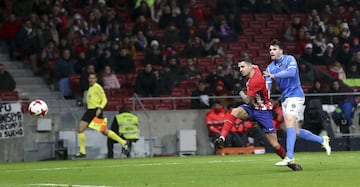 3-0. Vitolo marcó el tercer gol.