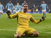 Claudio Bravo, leyenda chilena, se retira del fútbol: edad, títulos, reacciones y mensajes tras el anuncio, en vivo