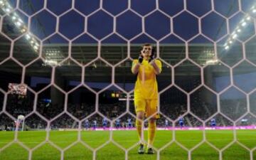 El 11 de julio del 2015 se hizo oficial su traspaso al Oporto debutando en partido oficial el 15 de agosto de 2015, con victoria ante el Vit¨®ria Guimar?es en la Primera Liga portuguesa.