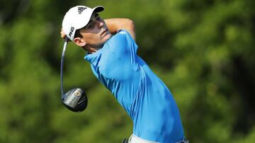 Joaquín Niemann salva el día y supera el corte en Hawai