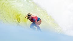 LEMOORE, CA, UNITED STATES - SEPTEMBER 21: Lakey Peterson of the United States surfing in the Final of the 2019 Freshwater Pro on September 21, 2019 in Lemoore, CA, United States. (Photo by Cait Miers/WSL via Getty Images)
