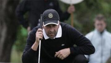 <b>APRIETA.</b> El golfista igualó con el anfitrión Sergio García, el anfitrión del torneo.