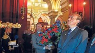<b>TRADICIÓN. </b>Del Nido presidió la ofrenda floral del Sevilla a la Hermandad de San Benito.