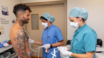 Rubén García durante el reconocimiento médico.
