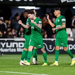 Nico Castro acaba con la racha albinegra