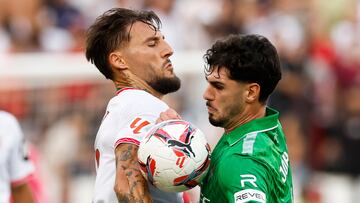 Johnny Cardoso, junto a Nemanja Gudelj.