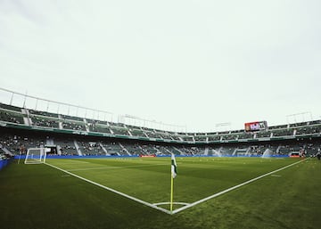 El Estadio Manuel Martínez Valero antes del inicio del encuentro entre el Elche y el Real Madrid, 

