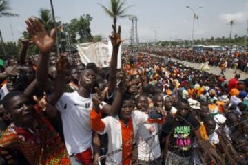 ILa ciudad de Abidjan se llenó de una multitud de marfileños deseosos de ver a su selección como campeones de África.  