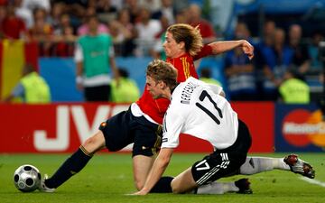 Fernando Torres marca el único gol de la final de la Eurocopa 2008 ante Alemania. 