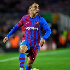Sergiño Dest ‘unlikely’ to leave FC Barcelona in January