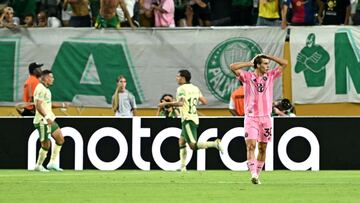 Palmeiras' Brazilian midfielder #18 Mauricio (C) celebrates scoring his team's second goal as Inter Miami's US midfielder #30 Benjamin Cremaschi (R) reacts during the FIFA Club World Cup 2025 Group A football match between US Inter Miami and Brazil's Palmeiras at the Hard Rock stadium in Miami on June 23, 2025. (Photo by PATRICIA DE MELO MOREIRA / AFP)
