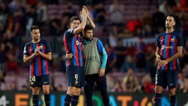 BARCELONA, SPAIN - OCTOBER 12: Gerard Pique of FC Barcelona Jordi Alba of FC Barcelona during the UEFA Champions League match between FC Barcelona v Internazionale at the Spotify Camp Nou on October 12, 2022 in Barcelona Spain (Photo by David S. Bustamante/Soccrates/Getty Images)