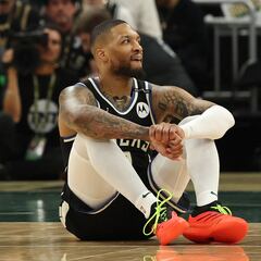 Damian Lillard, en el momento de una lesión grave en el partido contra los Paschers.