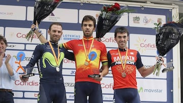 Jes&uacute;s Herrada, Alejandro Valverde y Ion Izaguirre posan en el podio de los Campeonatos de Espa&ntilde;a de Ciclismo 2017 celebrados en Soria.