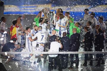 La fiesta de los campeones en el Santiago Bernabéu