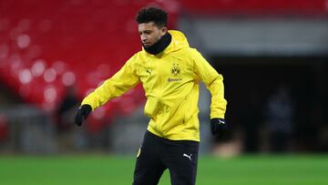 Favre considers Sancho sanction after passport mishap