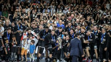 El Virtus Bolonia celebr¨® el pasado 11 de mayo en su pabell¨®n el t¨ªtulo de la Eurocup tras ganar en la final al Bursaspor turco por 80-67.