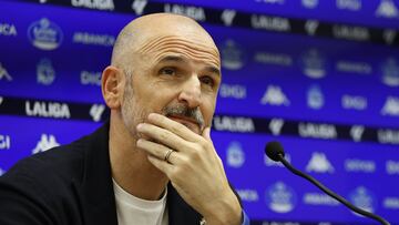 Fernando Soriano, director deportivo del Deportivo, durante la presentación de José Gragera.