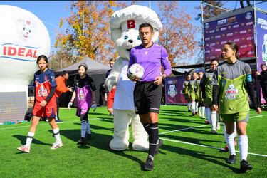 Un colegio chileno ganó un torneo único y el premio es increíble: ¡visitará al Barcelona!