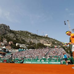 Nadal arranca contundente su primavera frente a Bedene