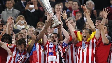 Los jugadores del Atl&eacute;tico celebran la Europa League de 2010.