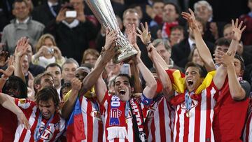 Los jugadores del Atl&eacute;tico celebran la Europa League de 2010.