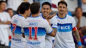 Futbol, Universidad Catolica vs Palestino.
Fecha 8, Liga de Primera 2026.
El jugador de Universidad Catolica Matias Palavecino, centro, celebra con sus companeros tras marcar un gol contra Palestino durante el partido de la Liga de primera disputado en el Claro Arena de Santiago, Chile.
02/04/2026
Andres Pina/Photosport
Football, Universidad Catolica vs Palestino.
8th turn, 2026 First division League.
Universidad Catolica player Matias Palavecino, center, celebrates with teammates after scoring against Palestino during a first division match at Claro Arena stadium in Santiago, Chile.
02/04/2026
Andres Pina/Photosport