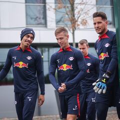 Con la estrella ante el Estrella Roja