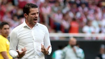 Guadalajara's Argentine head coach Fernando Gago gives instructions during the Mexican Clausura tournament soccer match between Guadalajara and Leon at the Akron stadium in Guadalajara, Jalisco State, Mexico, on March 9, 2024. (Photo by ULISES RUIZ / AFP)