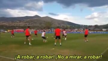 Joao F¨¦lix ya sabe c¨®mo se las gasta Simeone: atentos a la secuencia en un rondo...