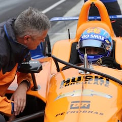 Alonso aplaude el anuncio de McLaren: "Fantásticas noticias"